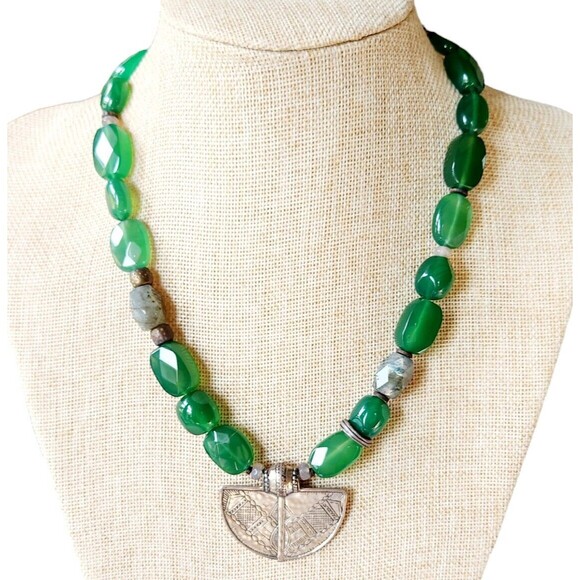 Silpada Jewelry - Silpada Sterling Silver 925 Rio De Janeiro Green Agate Labradorite Necklace